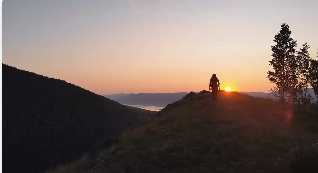 徒步高山行走励志视频素材