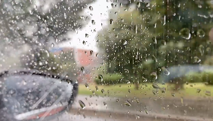 雨天行驶汽车下雨视频素材