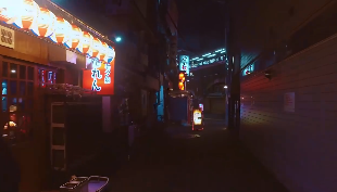 黑夜中商铺街景走路视角视频素材